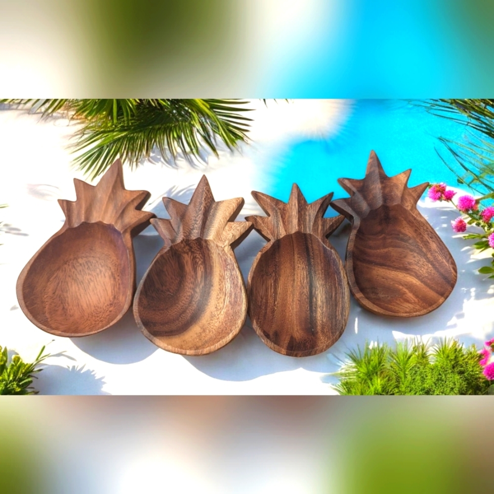 Set of 4 mini pineapple shaped dish